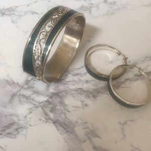 BUNDLE! Cute earrings with matching bracelet